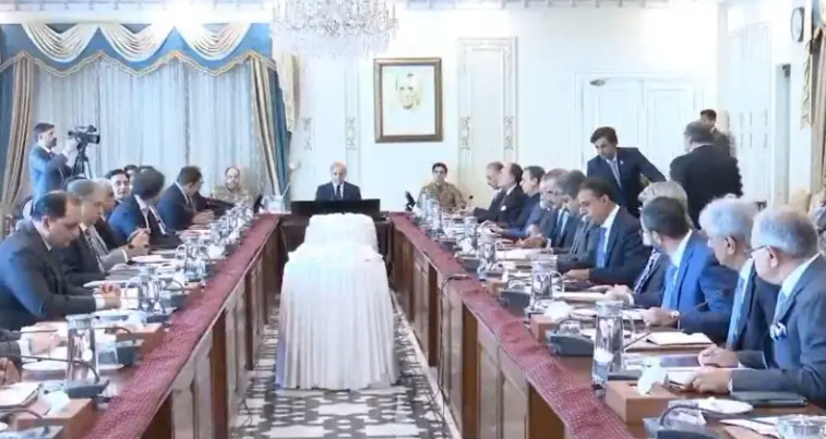 PM Shehbaz Orders Fast-Track Food Exports to Gulf, Boosts Ports and Flight Operations