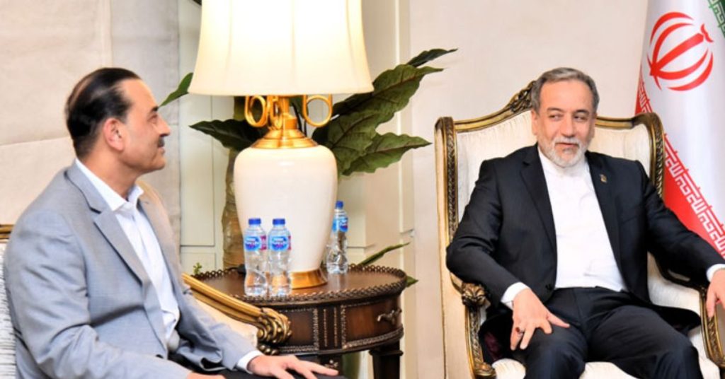 Abbas Araghchi, Asim Munir Discuss Regional Situat