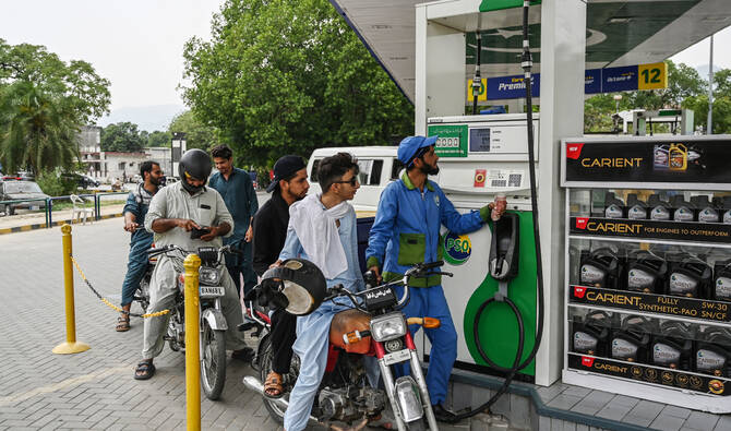Pakistan Increases Petrol Levy by Rs26.77 per Litr