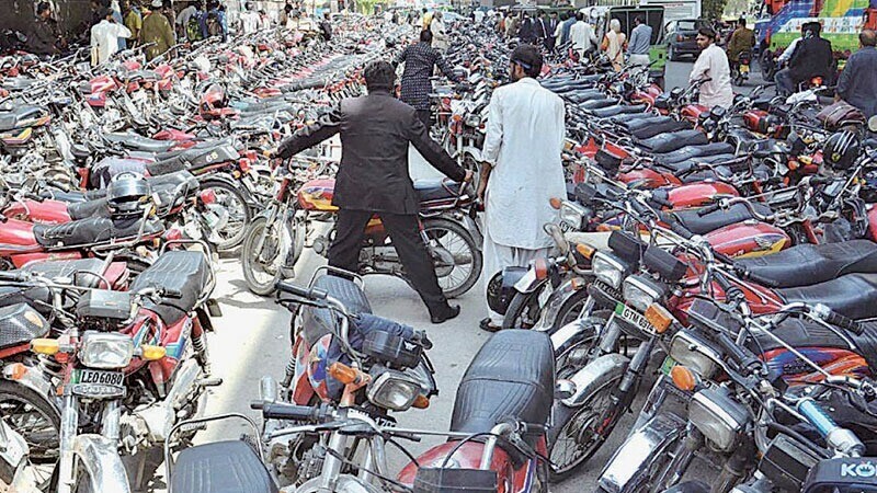 Sindh Government Abolishes Parking Fees on Karachi