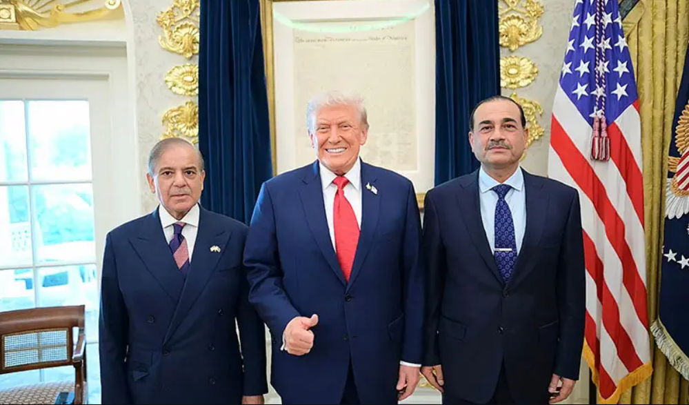 PM Shehbaz, COAS Munir Meet Trump at White House, Discuss Security, Trade, and Regional Peace