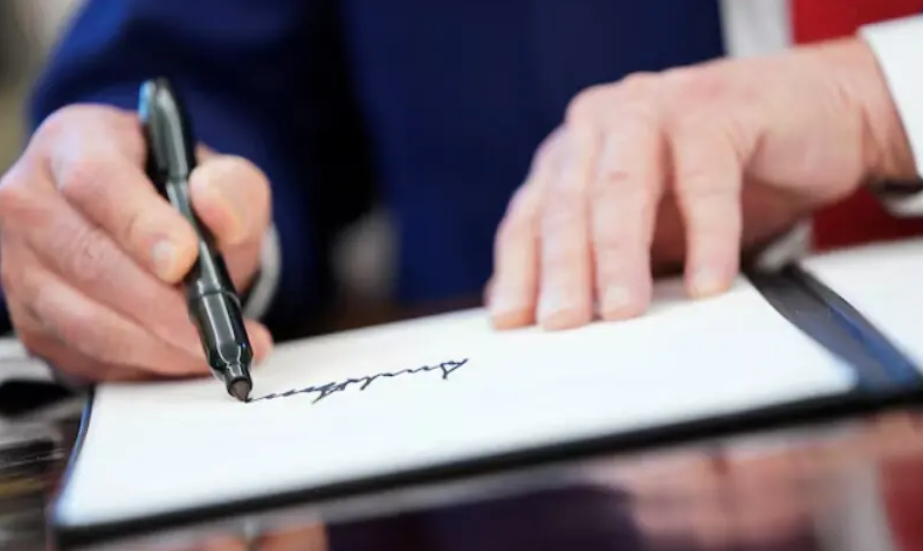 US $100 Bills to Bear President Trump’s Signatur