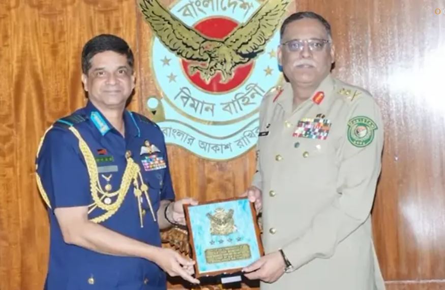 Pakistan, Bangladesh Vow to Strengthen Defence and