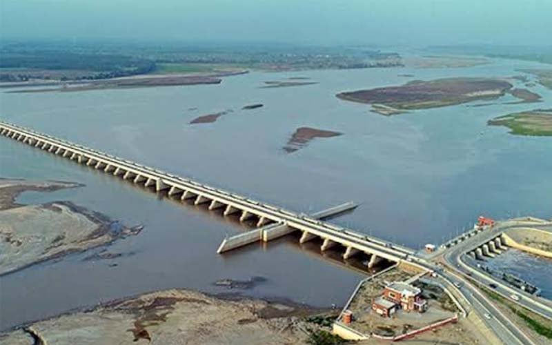 Authorities Plan Road Crack at Head Muhammad Wala to Divert Chenab Flood, Save Multan