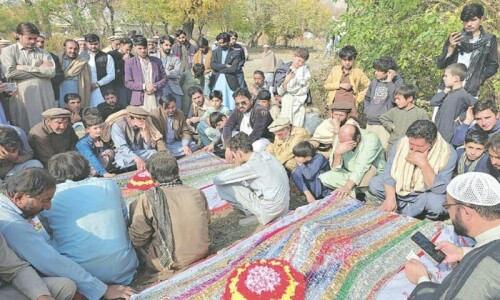 Kurram Residents Hold Friday Prayers in Protest Ov