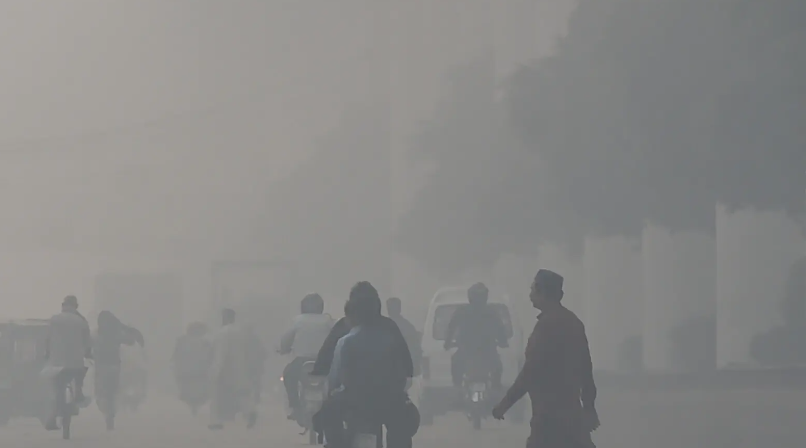 Lahore Tops Global Pollution Ranking as Smog Crisi