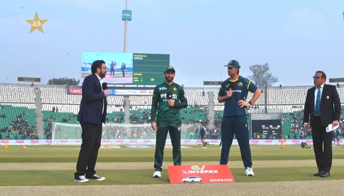 Pakistan Crushes Australia by 90 Runs to Take 2-0 