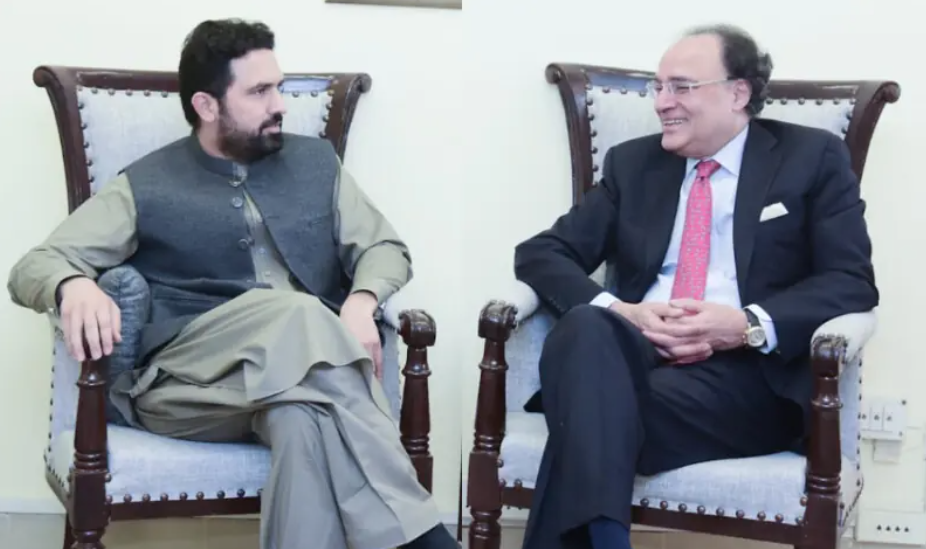 Finance Minister Assures Full Support to KP CM Afridi on Financial Issues